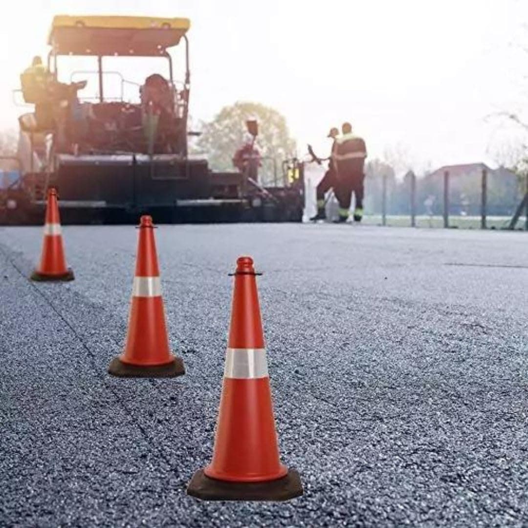 LADWA Road Traffic Cone, Pack of 25 cones 750mm, with 25 mtr chain + 25 hooks, (Safety Cone, Traffic Safety Cone, Road Safety Cone with Reflective Strips Collar) view 2